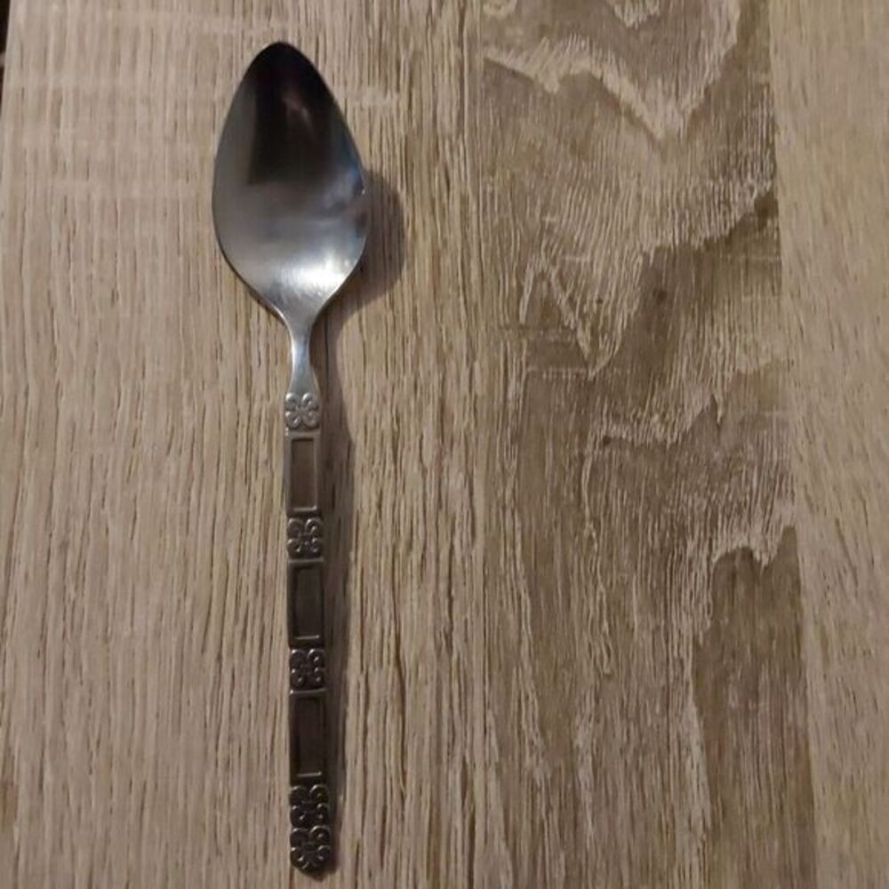 Oneida Community‎ Stainless - MADRID No Black Accent